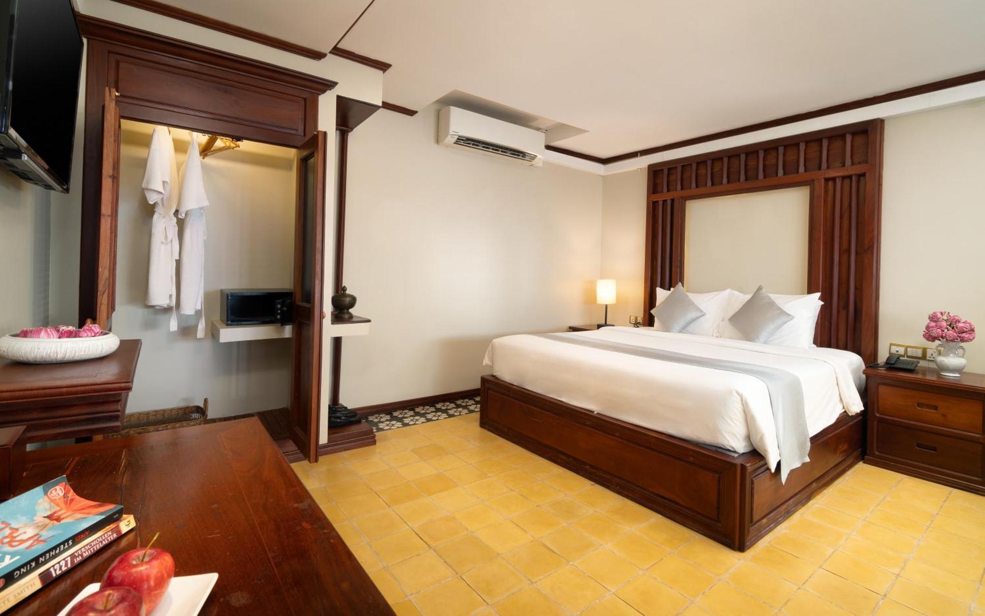 The Elephant Siem Reap Exterior photo